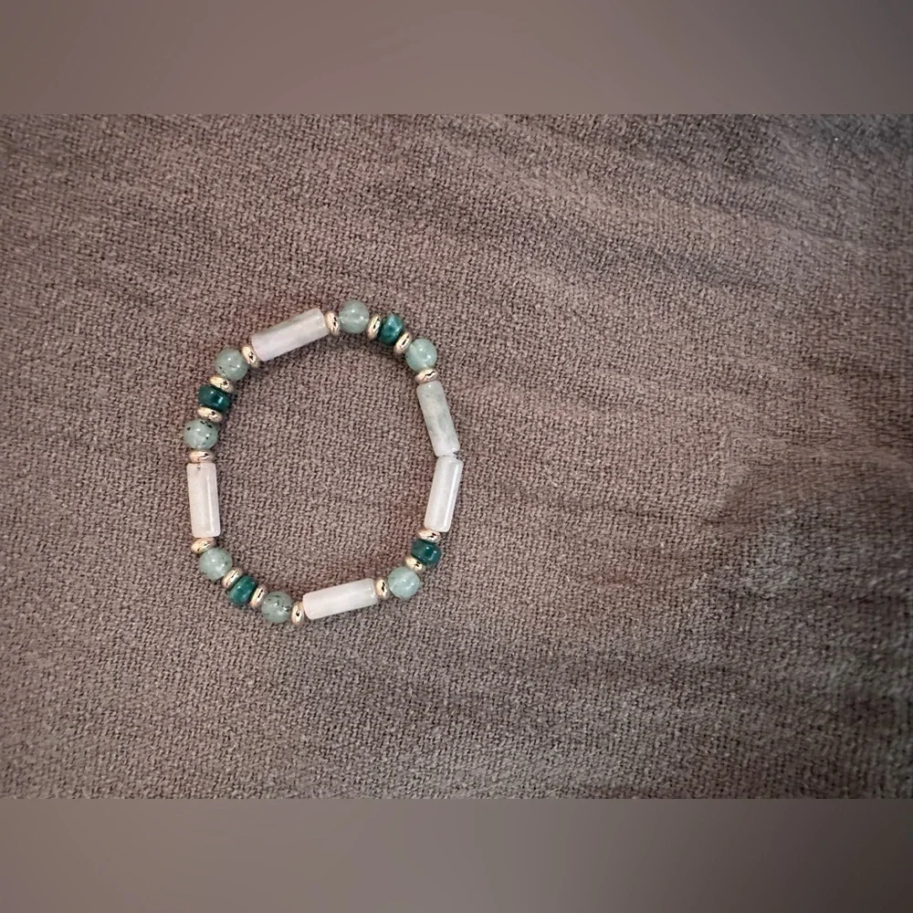 Francesca Collections Children’s Mint Green beaded bracelet, small